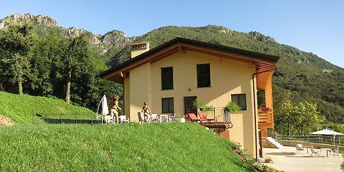 Agriturismo Deviscio 레코 팜스테이